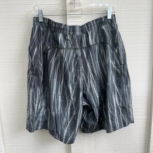 LULULEMON MENS shorts size medium